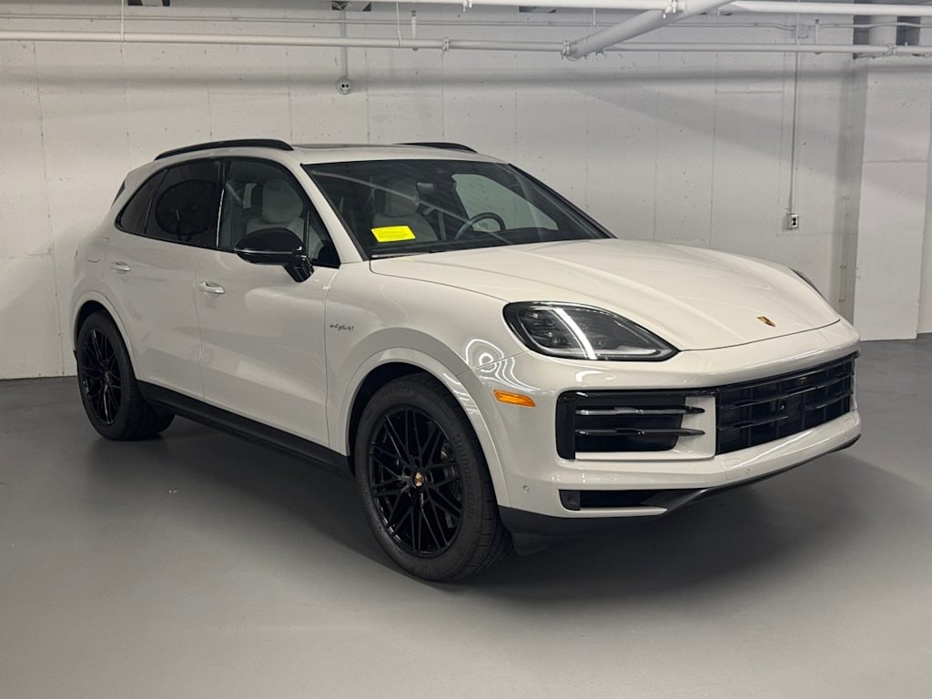 used 2025 Porsche Cayenne S E-Hybrid car