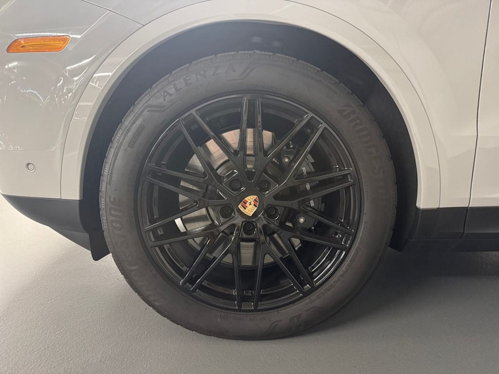 used 2025 Porsche Cayenne S E-Hybrid car