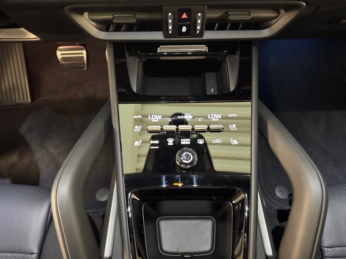 new 2025 Porsche Cayenne car