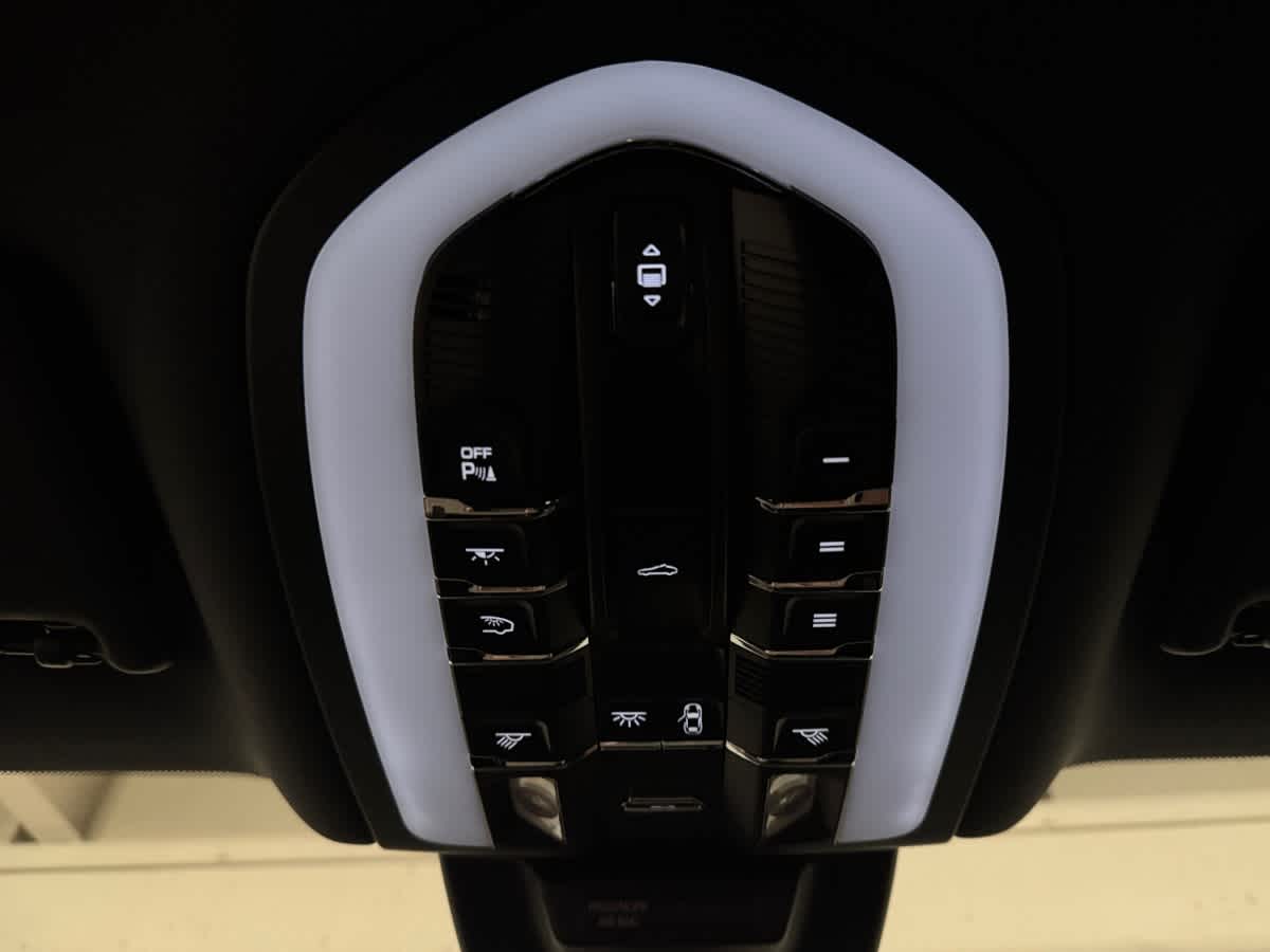 new 2025 Porsche Macan car