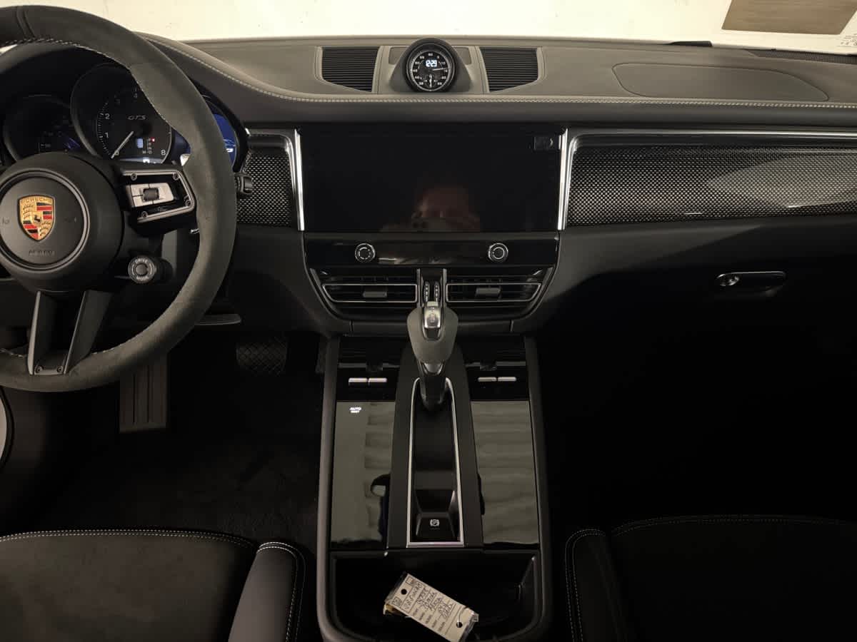 new 2025 Porsche Macan car