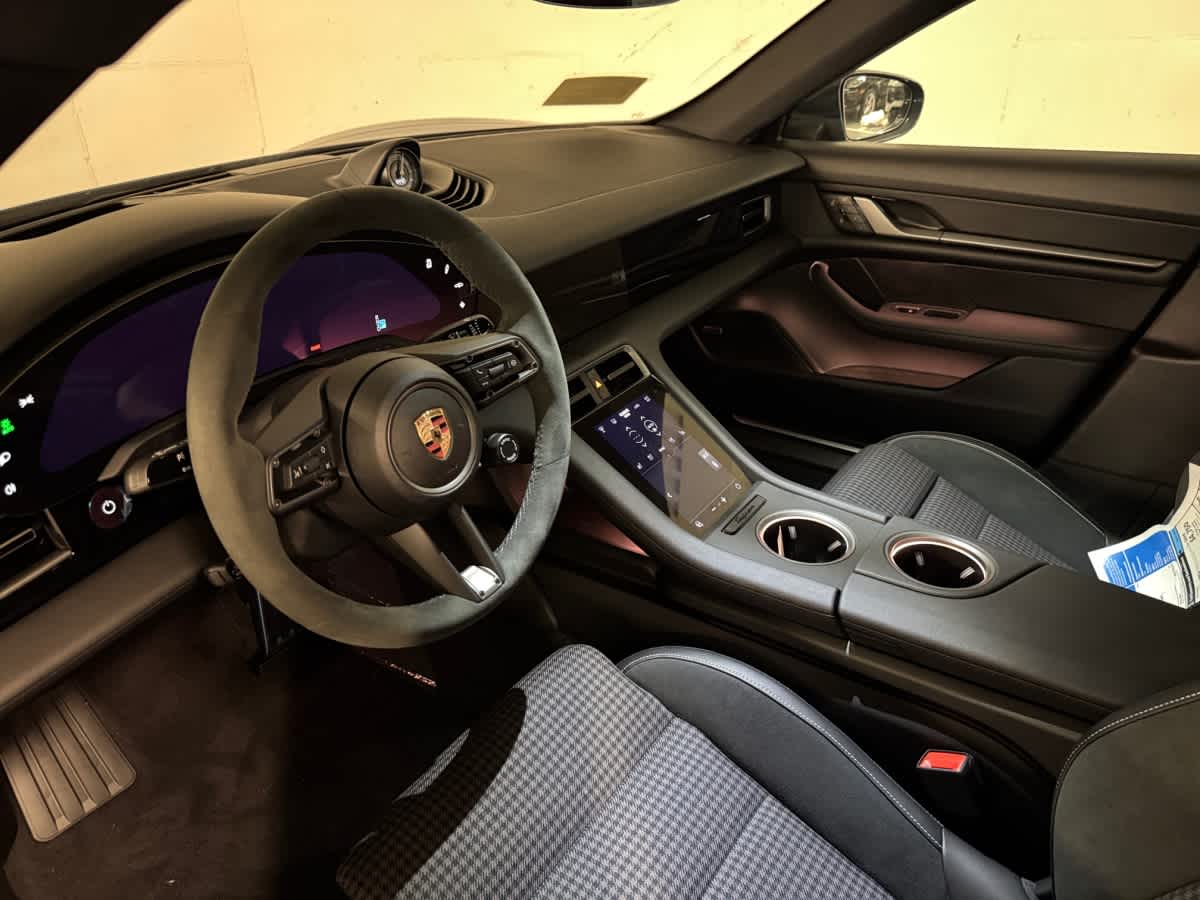 new 2025 Porsche Taycan car
