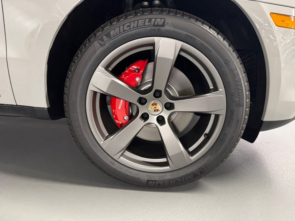 new 2025 Porsche Macan car