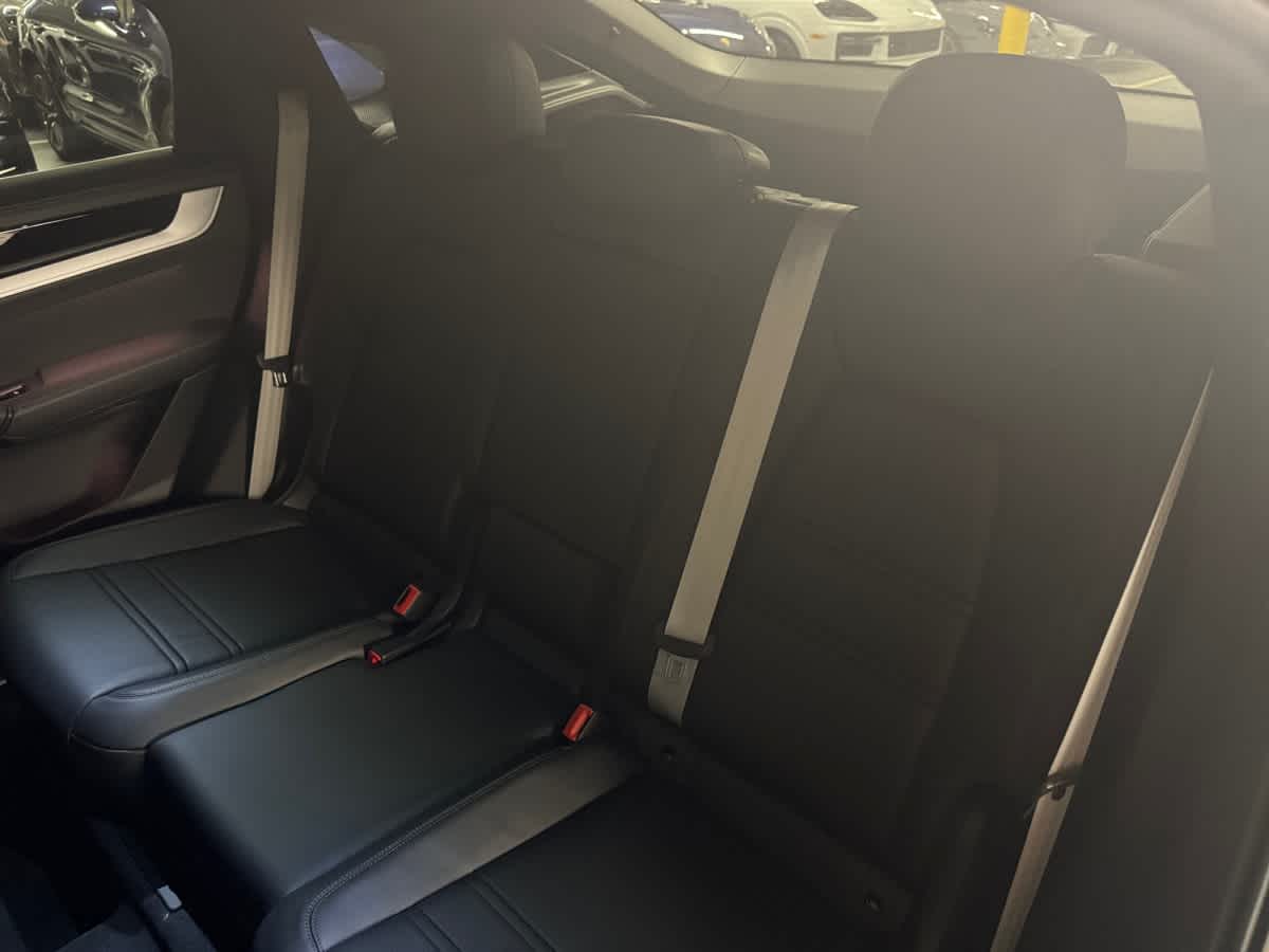 new 2025 Porsche Cayenne car