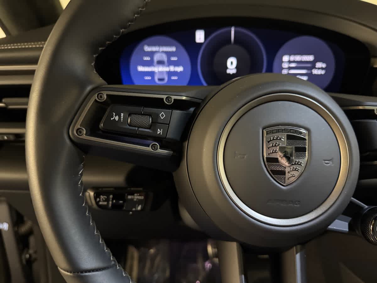 new 2025 Porsche Macan car