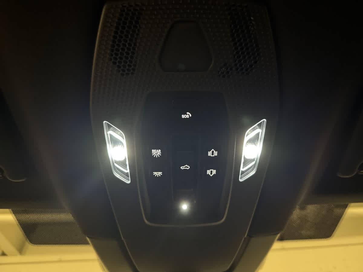 new 2025 Porsche Macan car