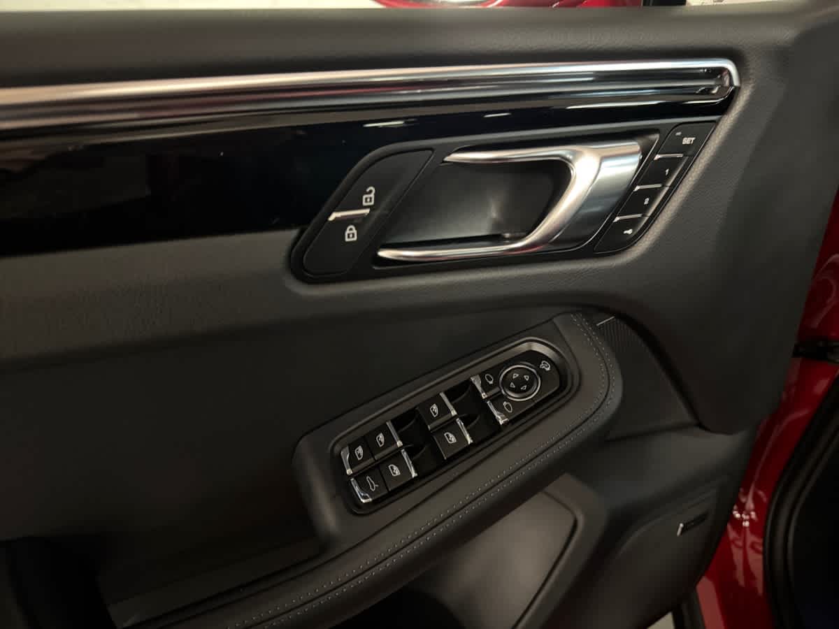 new 2025 Porsche Macan car