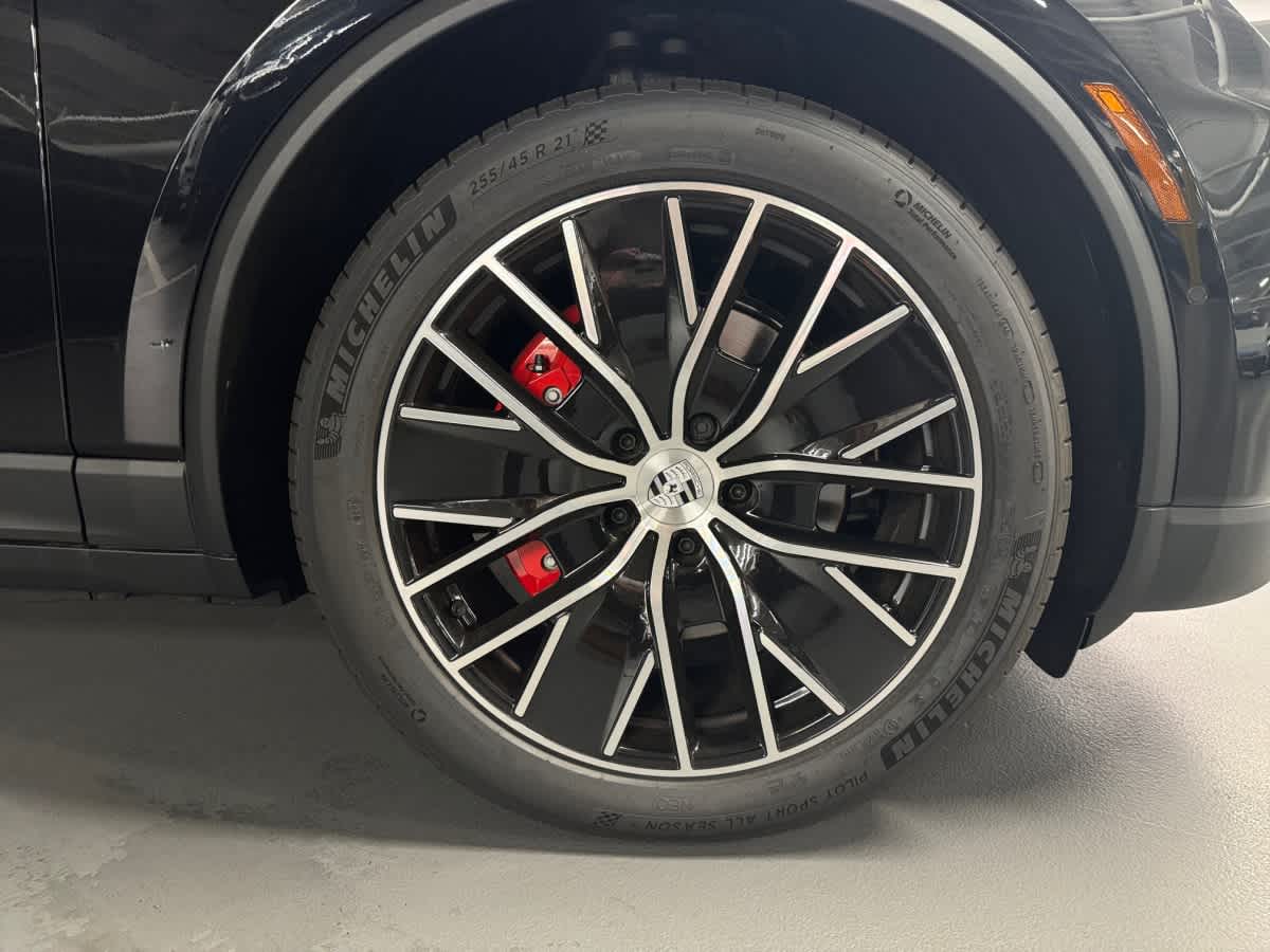 new 2025 Porsche Macan car