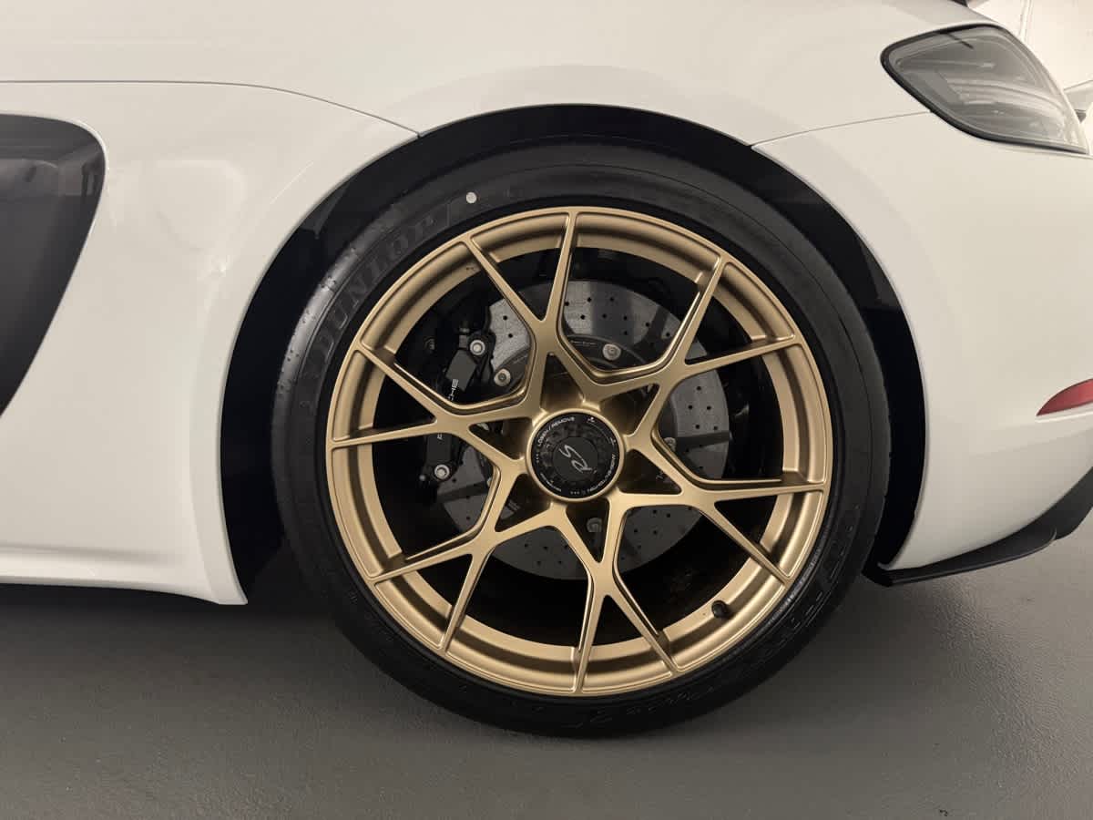 new 2025 Porsche 718 Cayman car