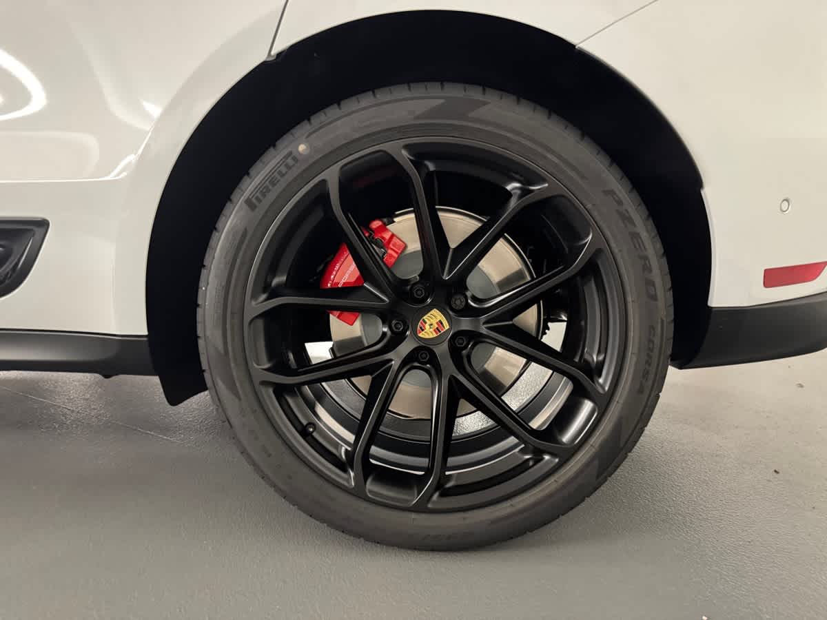 new 2025 Porsche Macan car