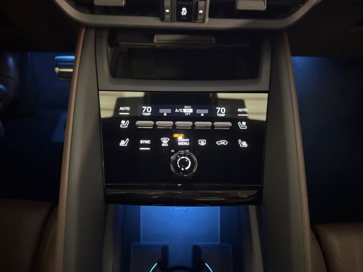 new 2025 Porsche Macan car
