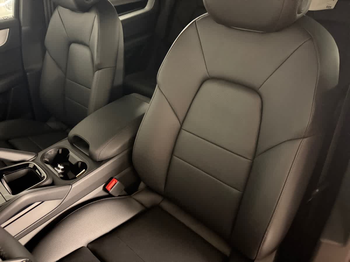 new 2025 Porsche Cayenne car