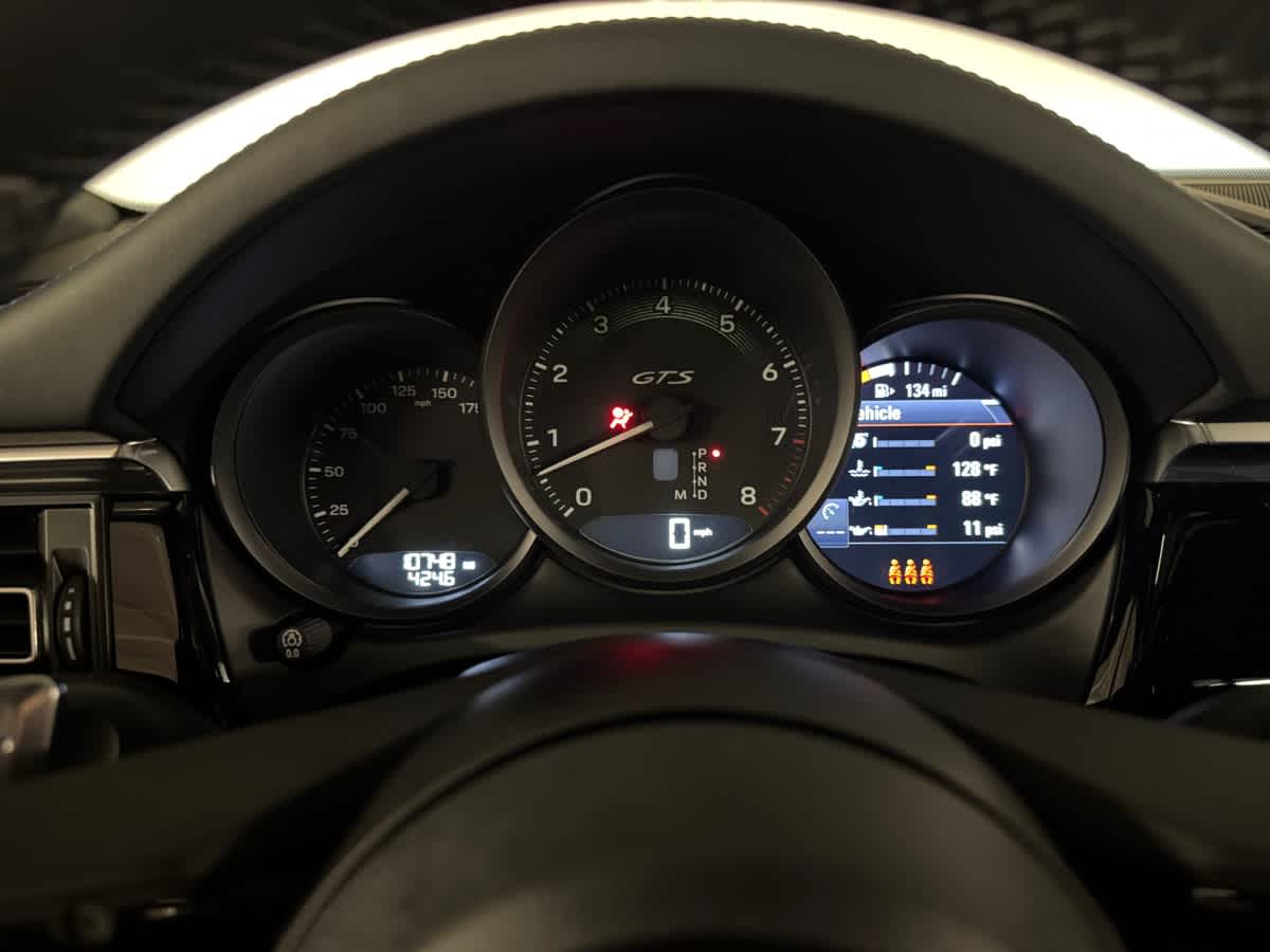 new 2025 Porsche Macan car