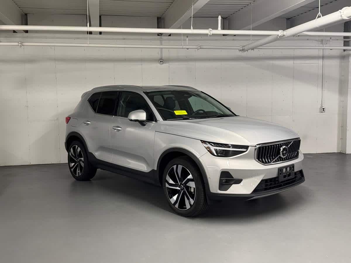 used 2023 Volvo XC40 car, priced at $33,997