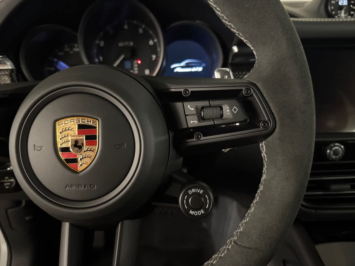 new 2025 Porsche Macan car