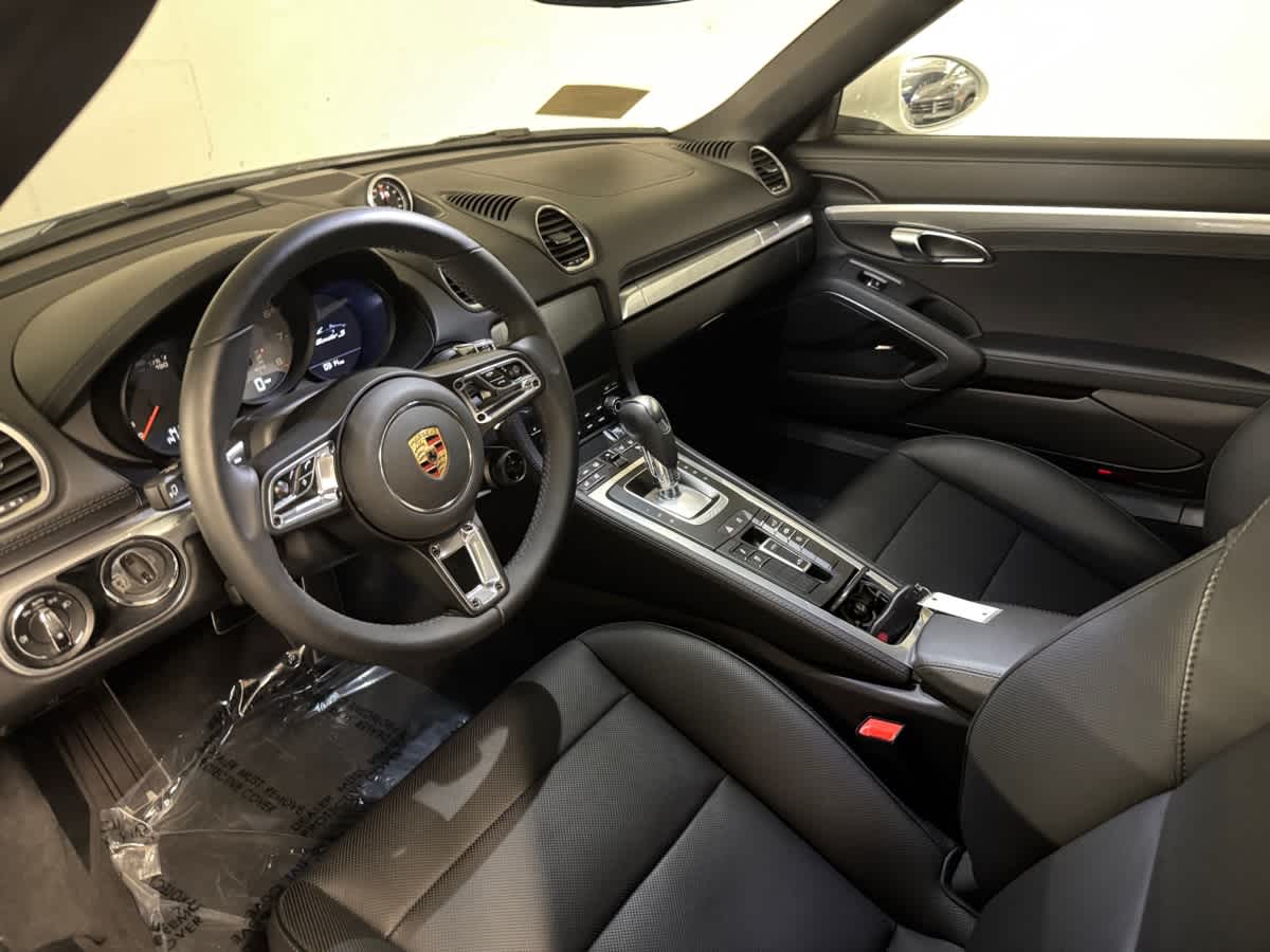 new 2024 Porsche 718 Boxster car