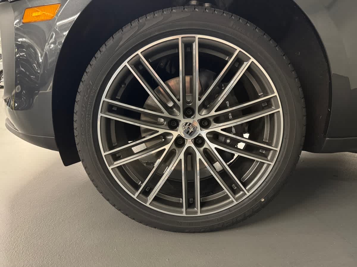 new 2025 Porsche Macan car
