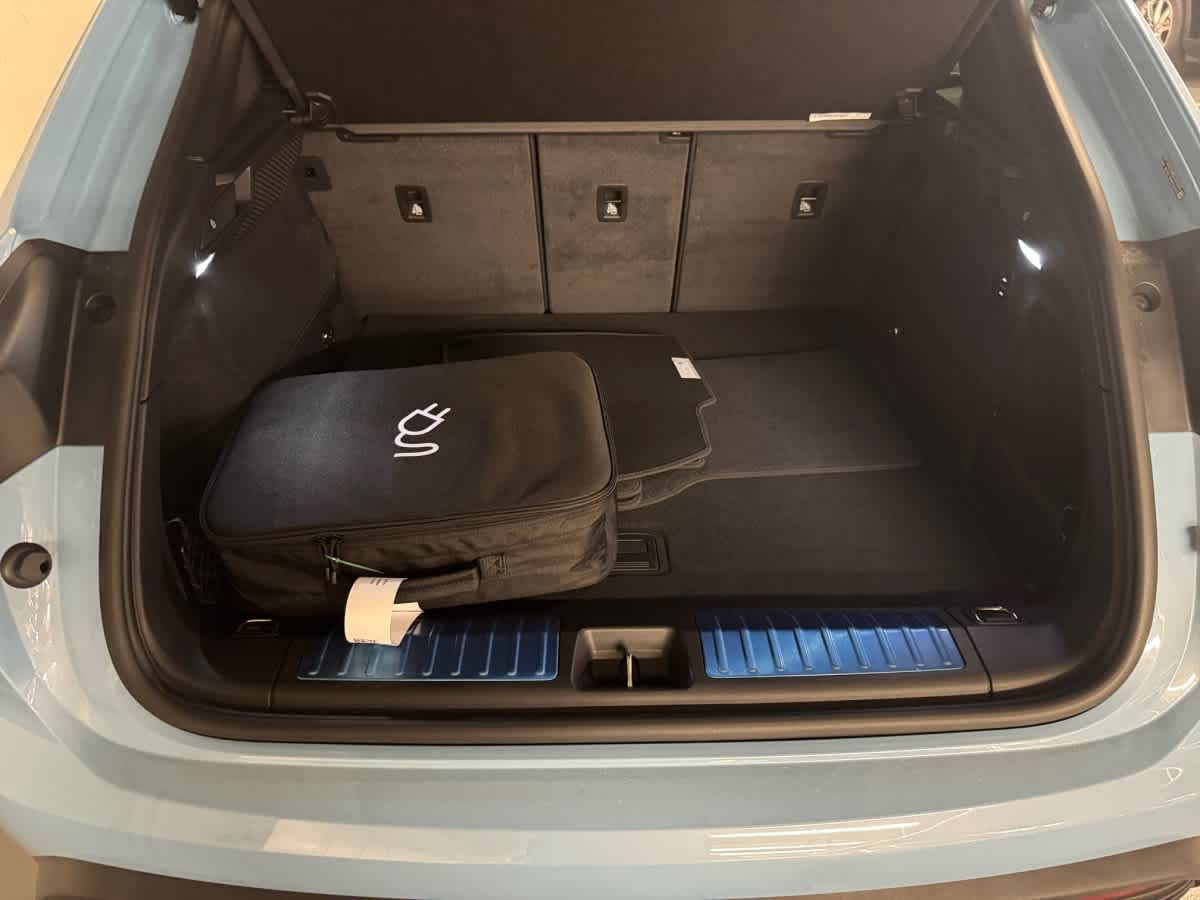 new 2025 Porsche Macan car