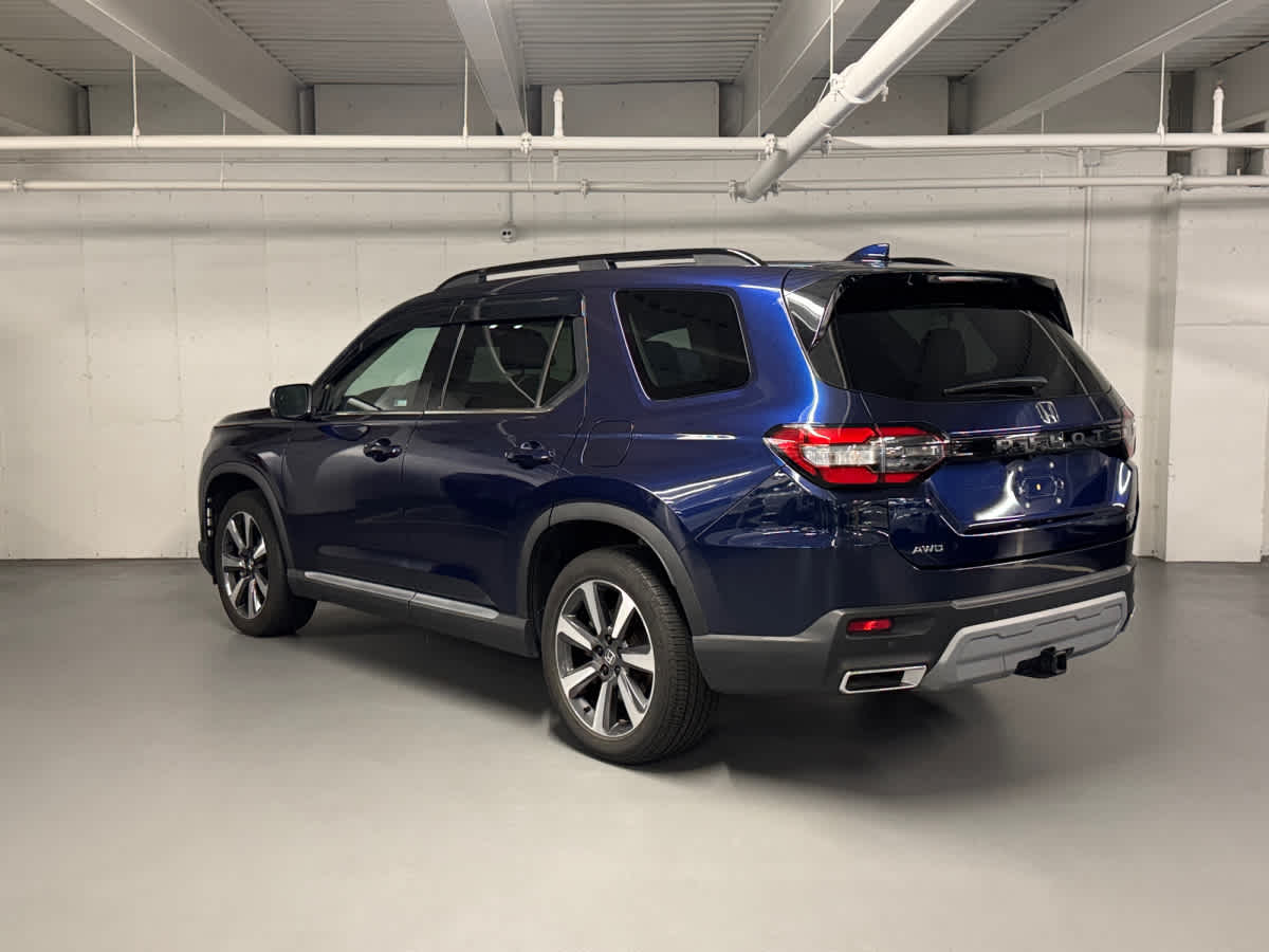 used 2023 Honda Pilot car, priced at $37,997