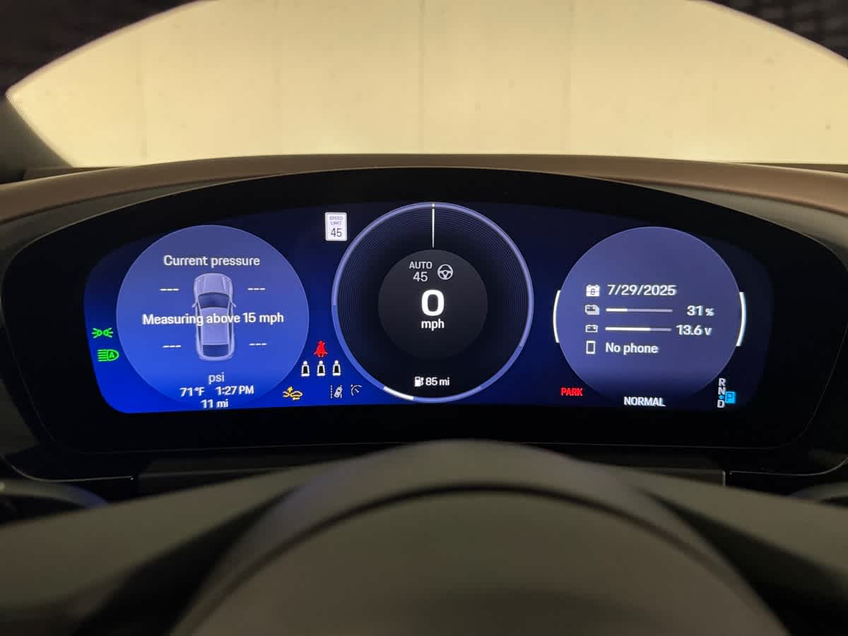 new 2025 Porsche Macan car