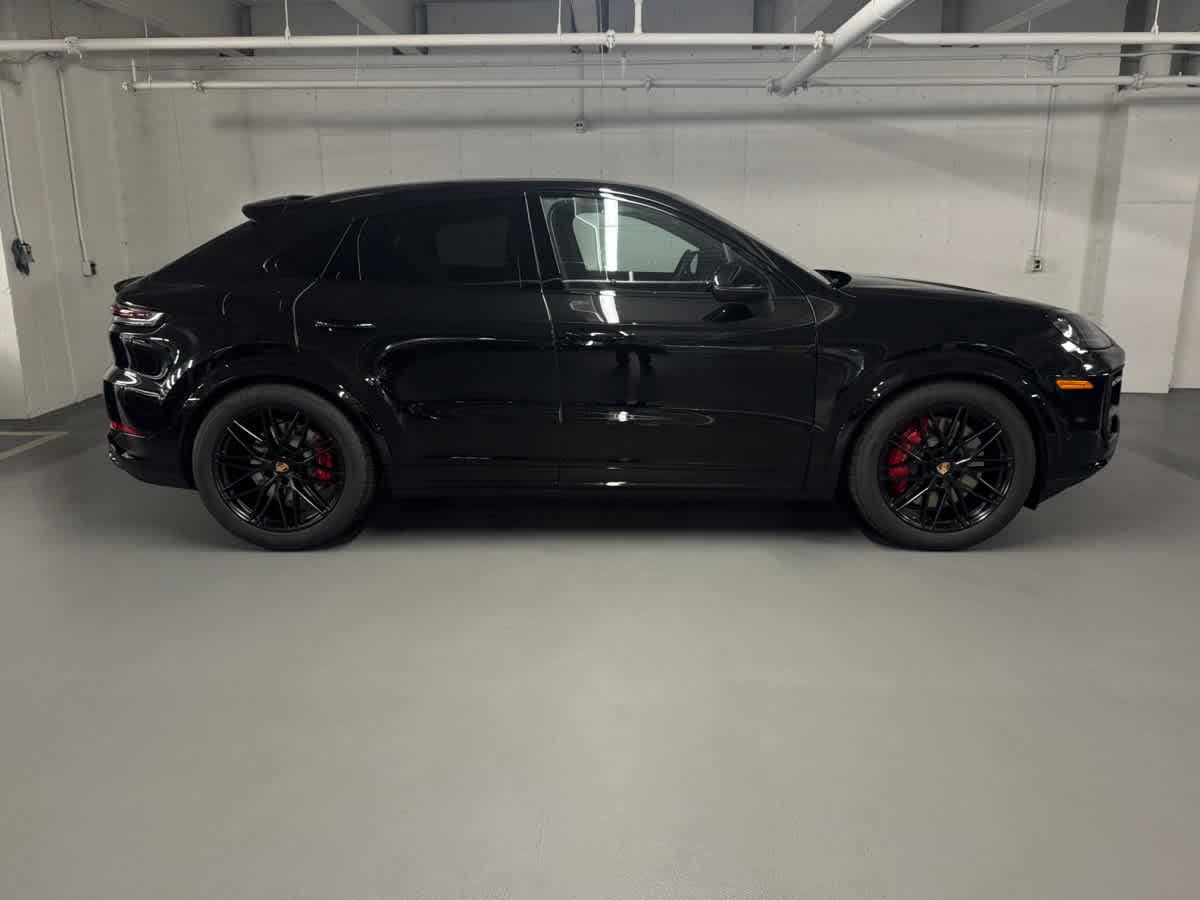 new 2025 Porsche Cayenne car