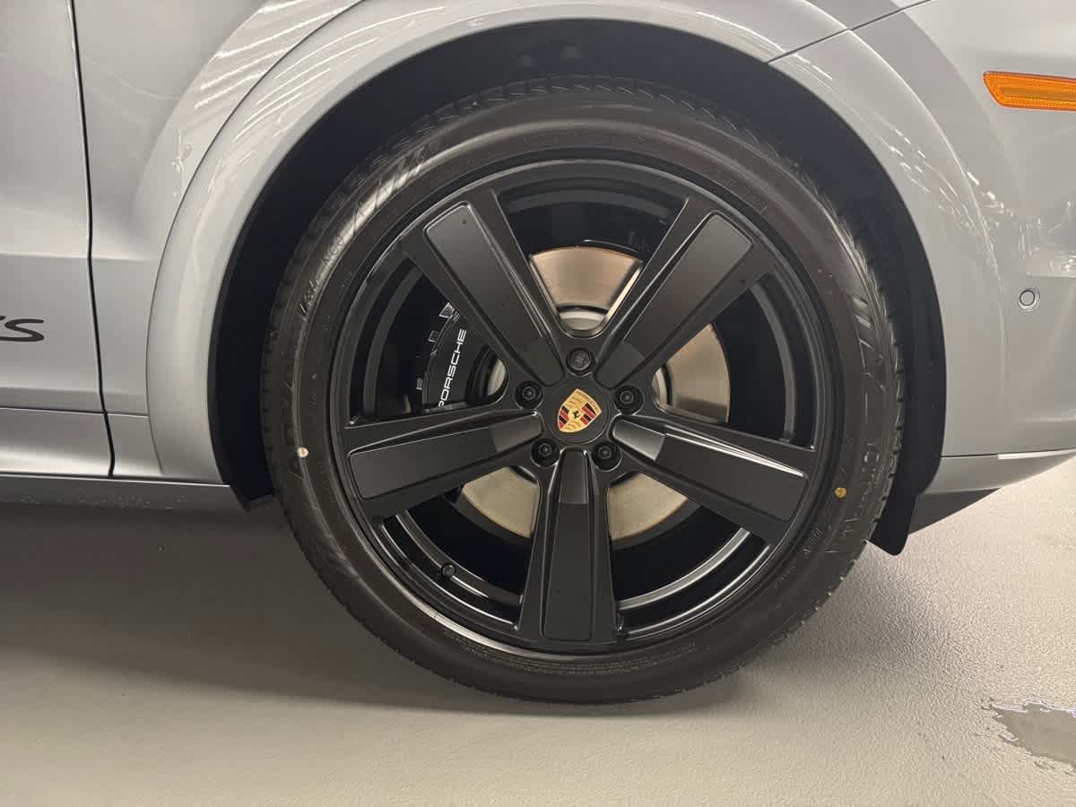 new 2025 Porsche Cayenne car
