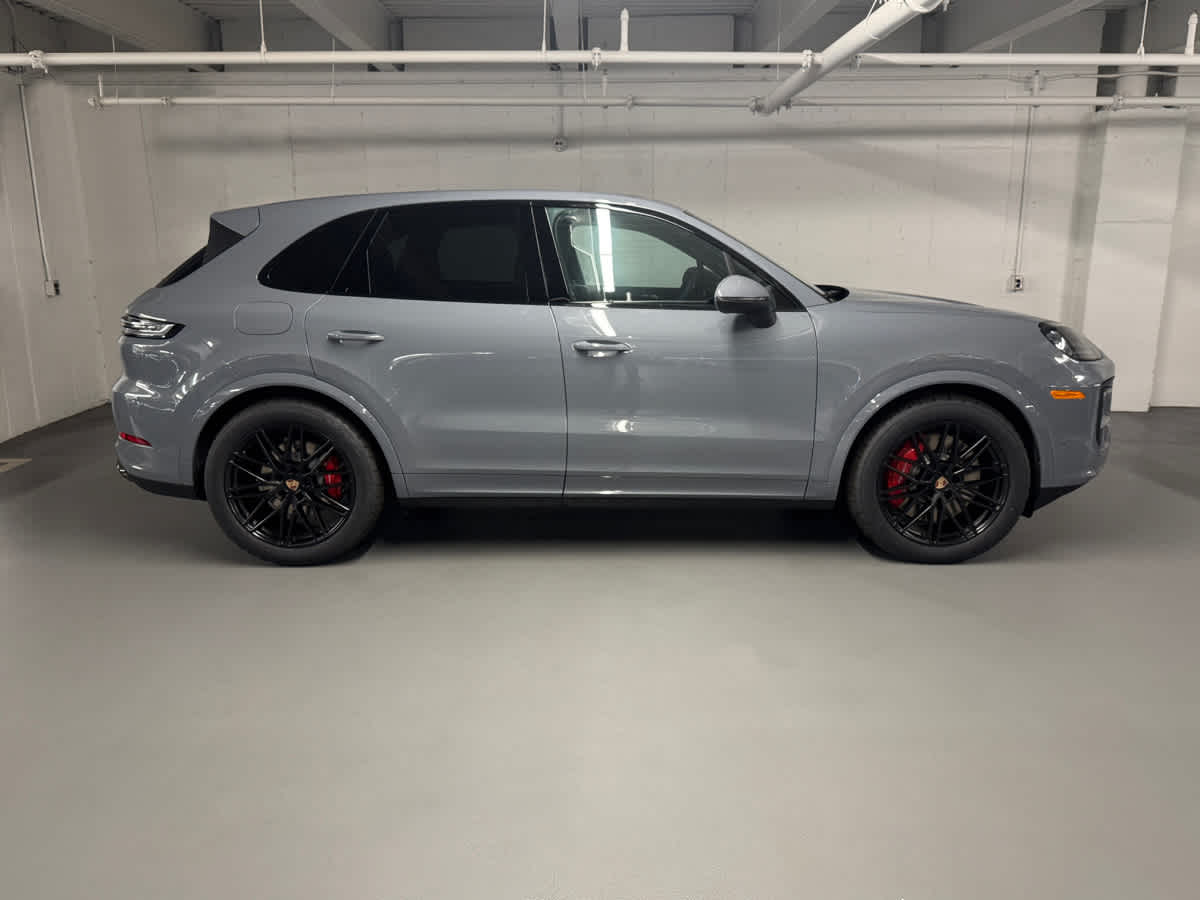 new 2025 Porsche Cayenne car