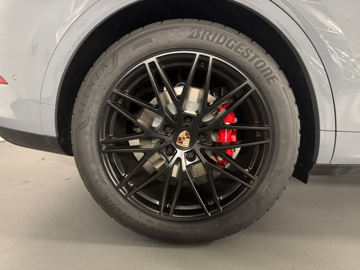 new 2025 Porsche Cayenne car