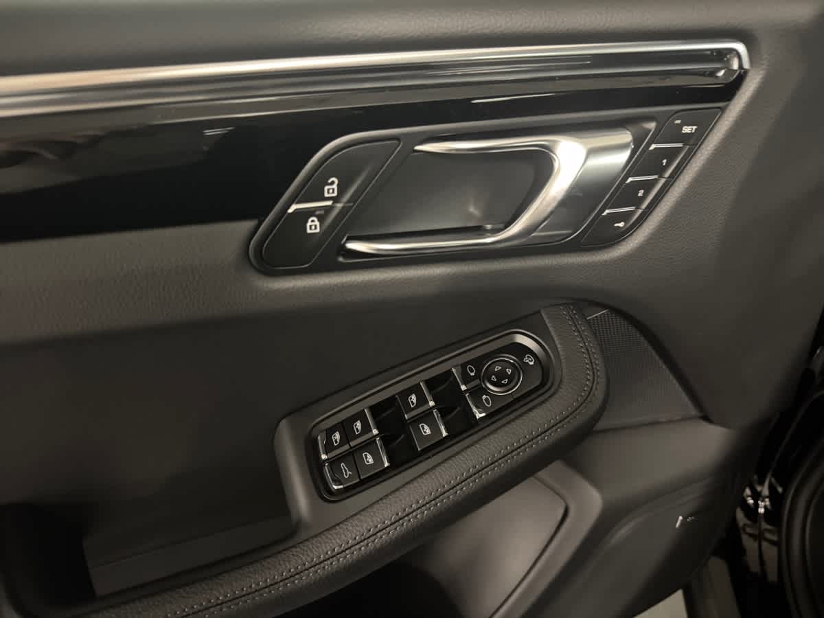 new 2025 Porsche Macan car