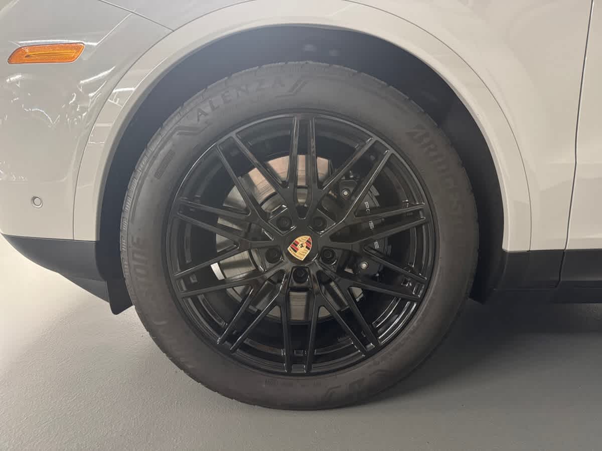 new 2025 Porsche Cayenne car