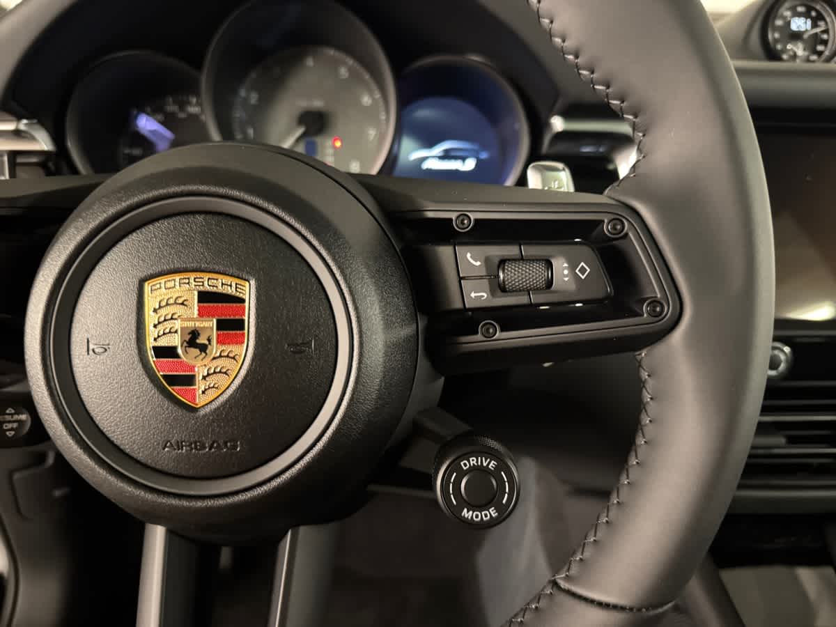 new 2025 Porsche Macan car