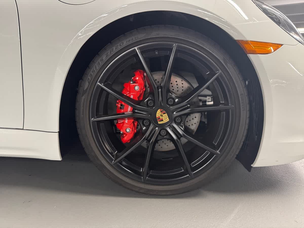 new 2024 Porsche 718 Boxster car