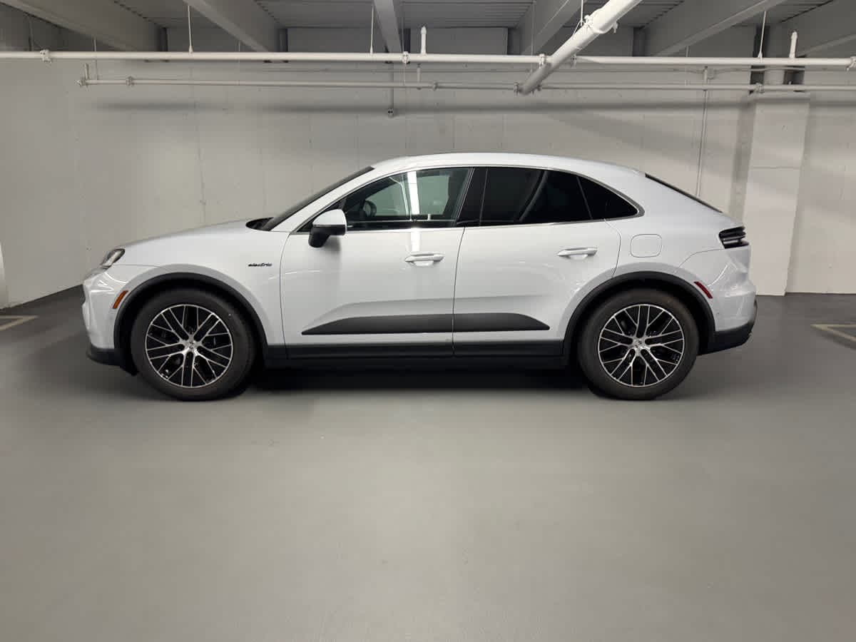new 2025 Porsche Macan car