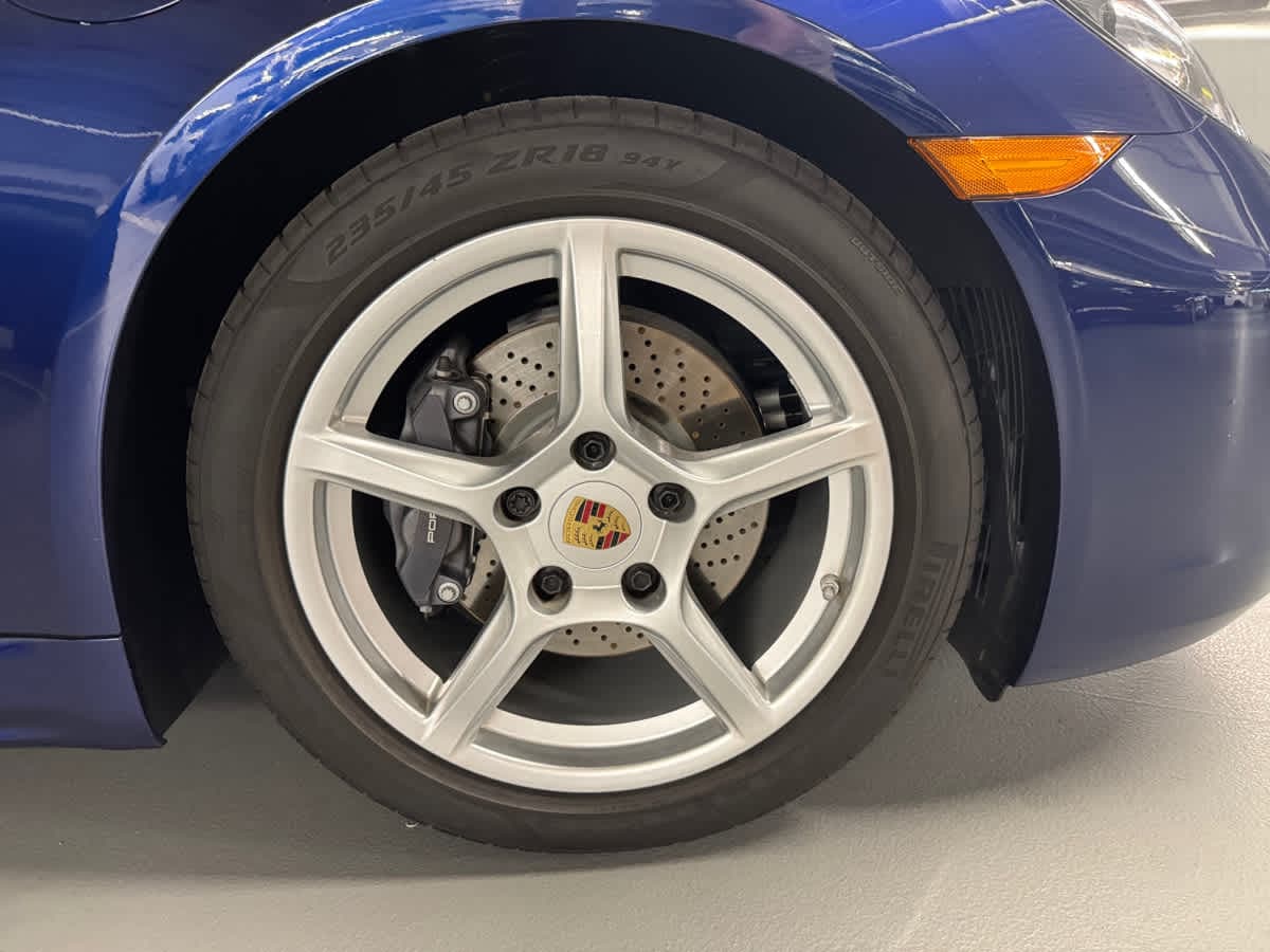 new 2024 Porsche 718 Boxster car