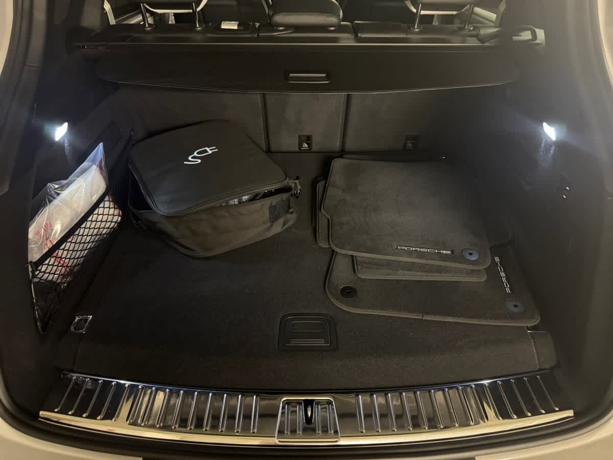 new 2025 Porsche Cayenne car