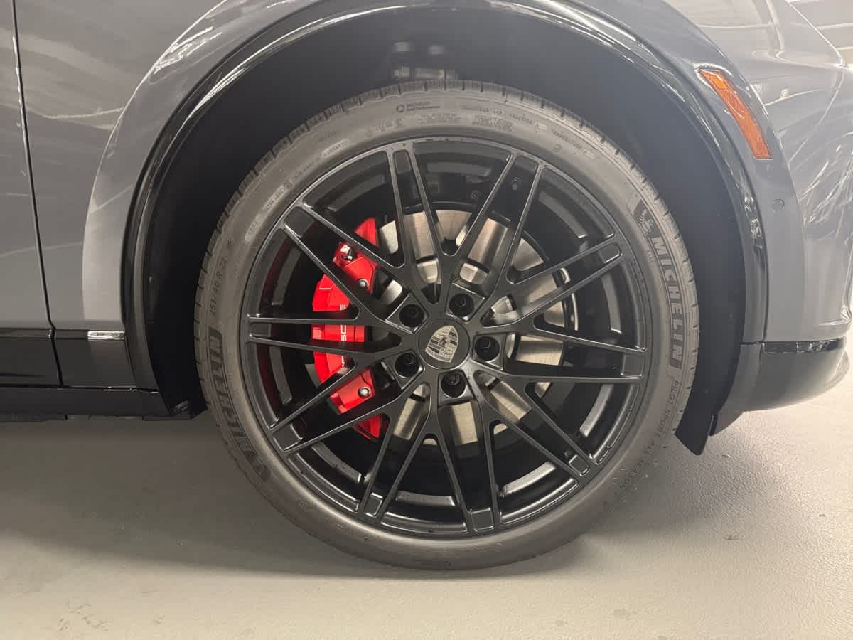 new 2025 Porsche Macan car