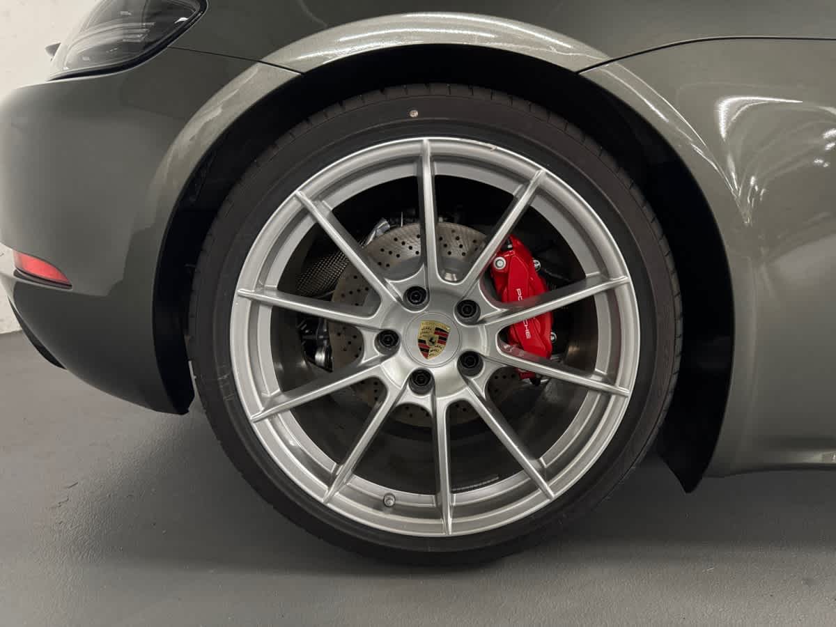 new 2025 Porsche 718 Boxster car