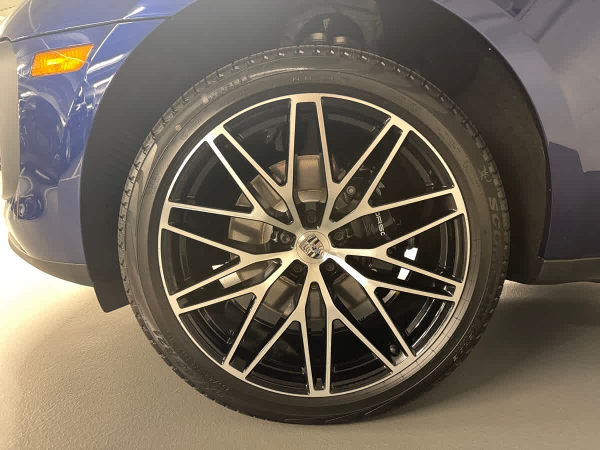 new 2025 Porsche Macan car