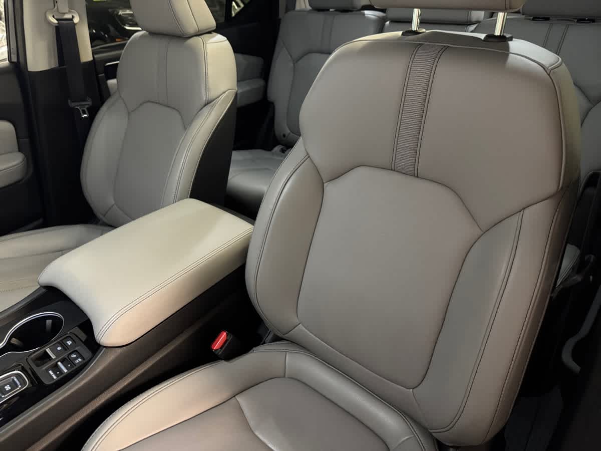 used 2023 Honda Pilot car, priced at $37,997
