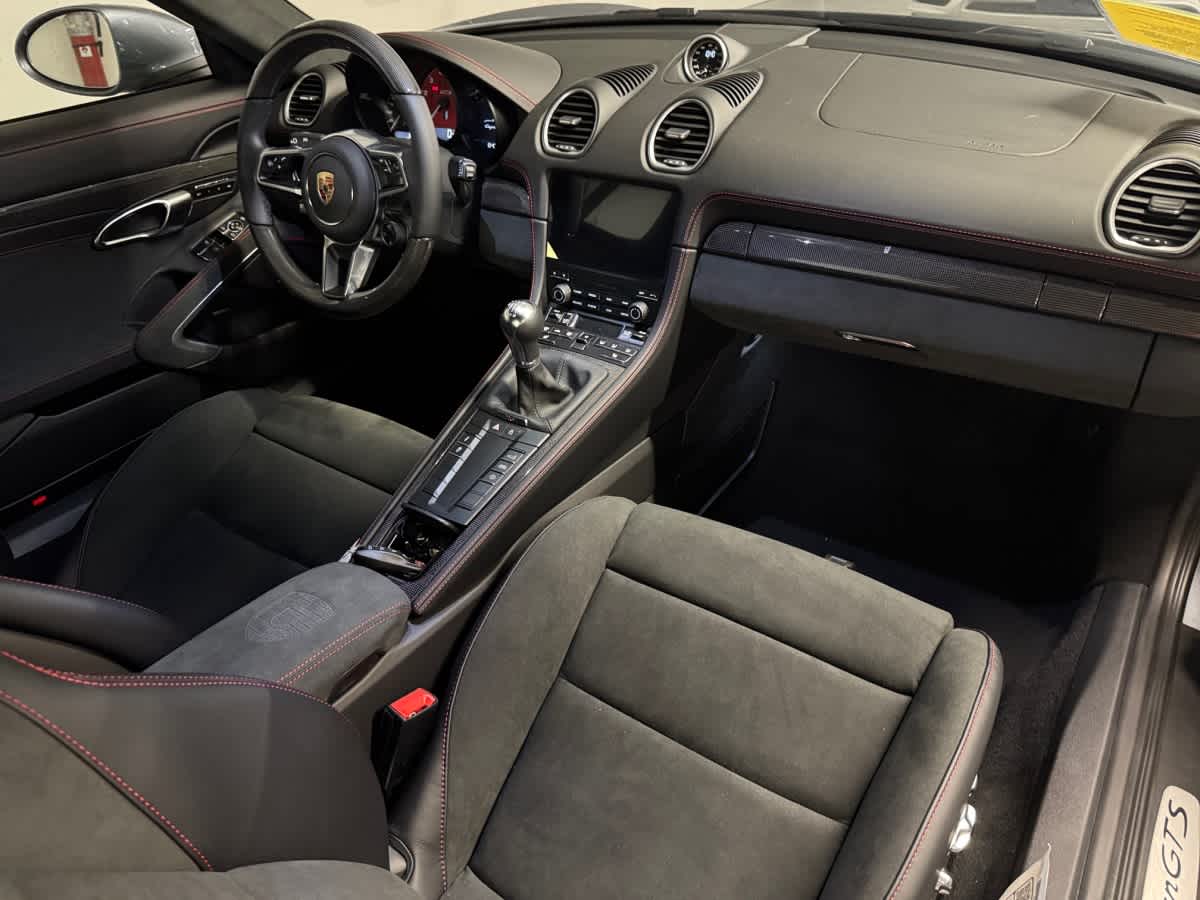 new 2025 Porsche 718 Cayman car