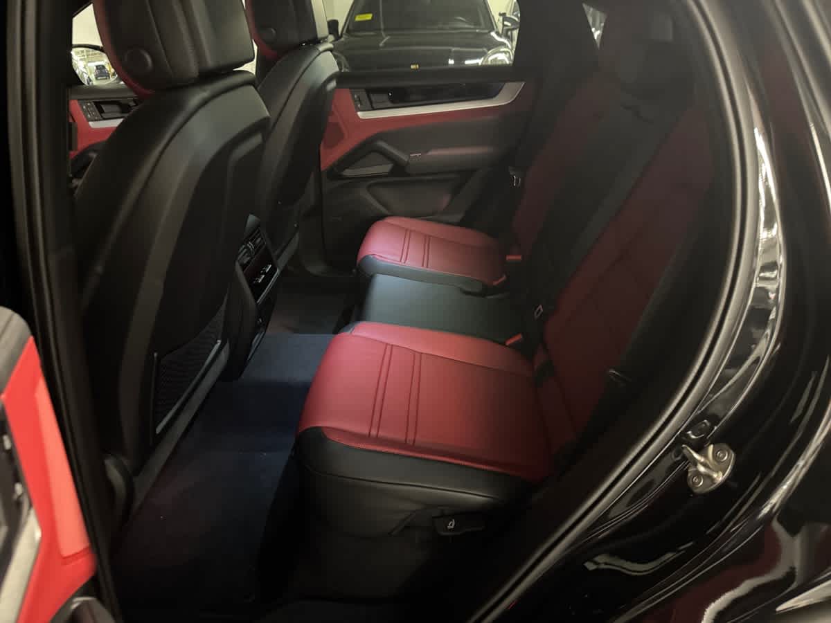 new 2025 Porsche Cayenne car