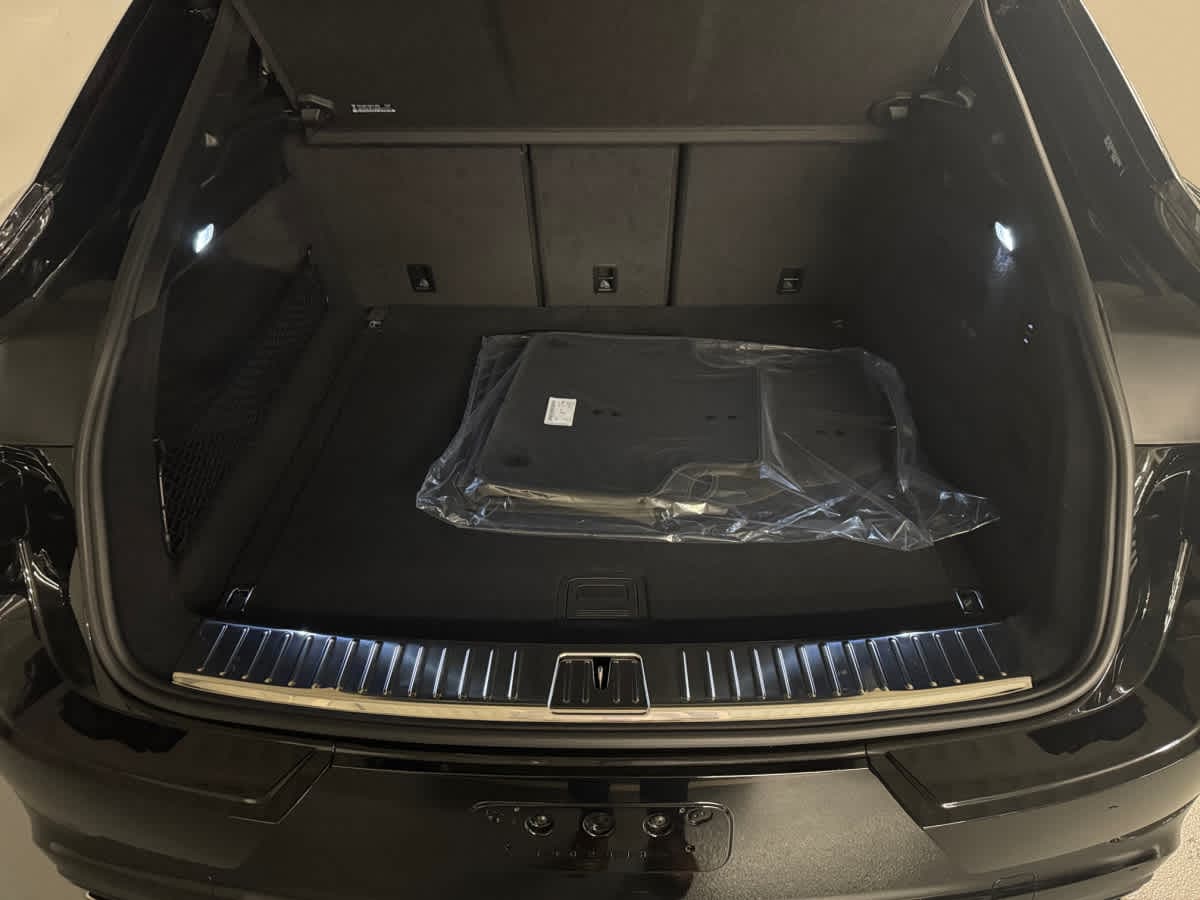 new 2025 Porsche Cayenne car
