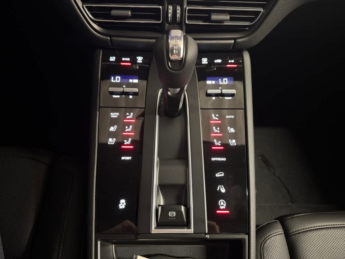 new 2025 Porsche Macan car