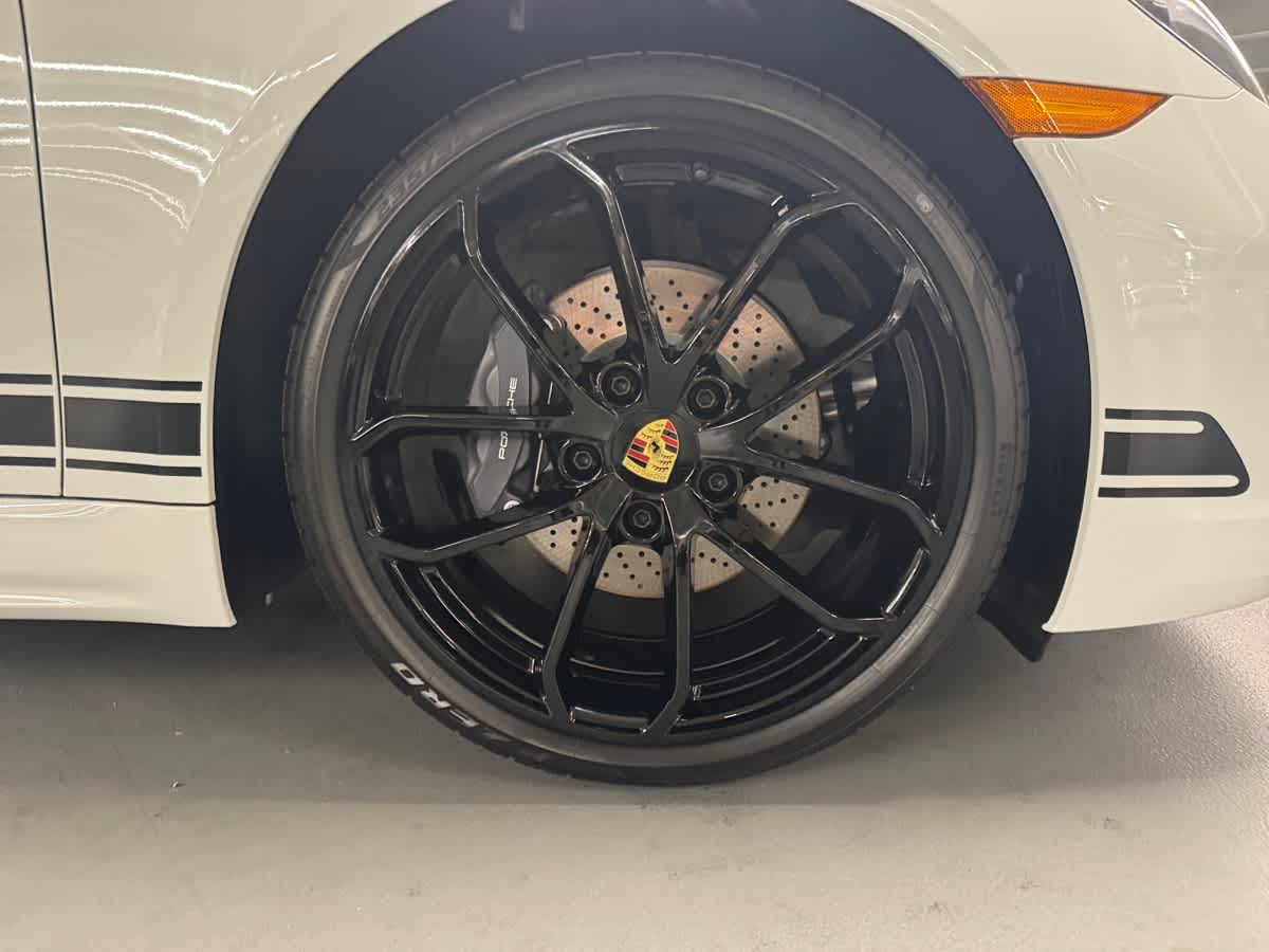 new 2025 Porsche 718 Cayman car