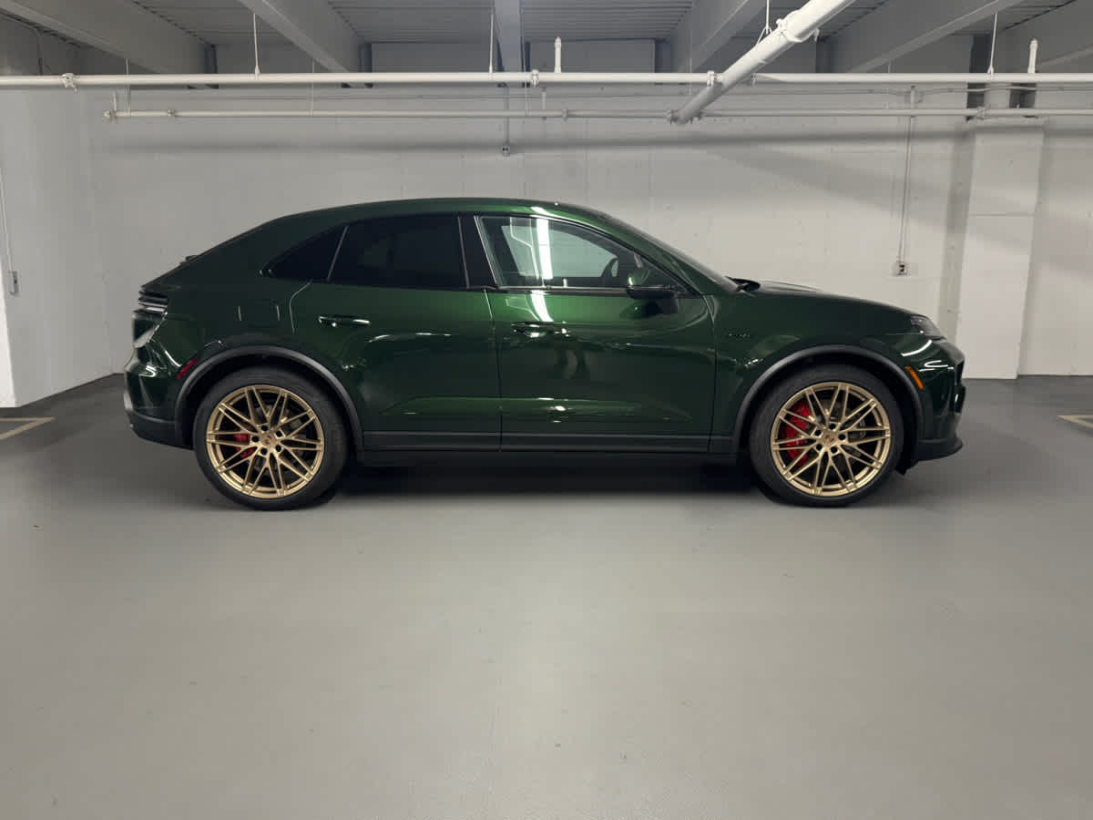 new 2025 Porsche Macan car