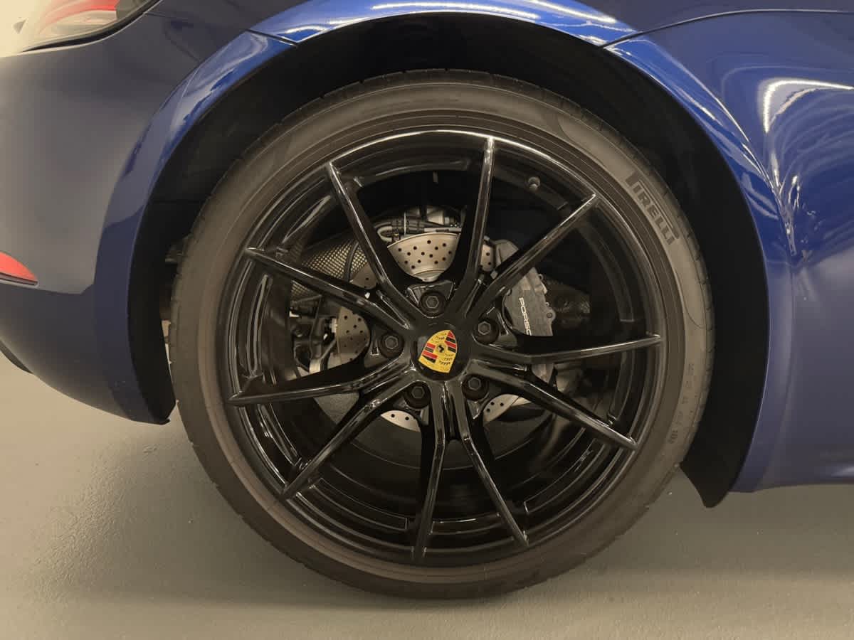 new 2025 Porsche 718 Cayman car
