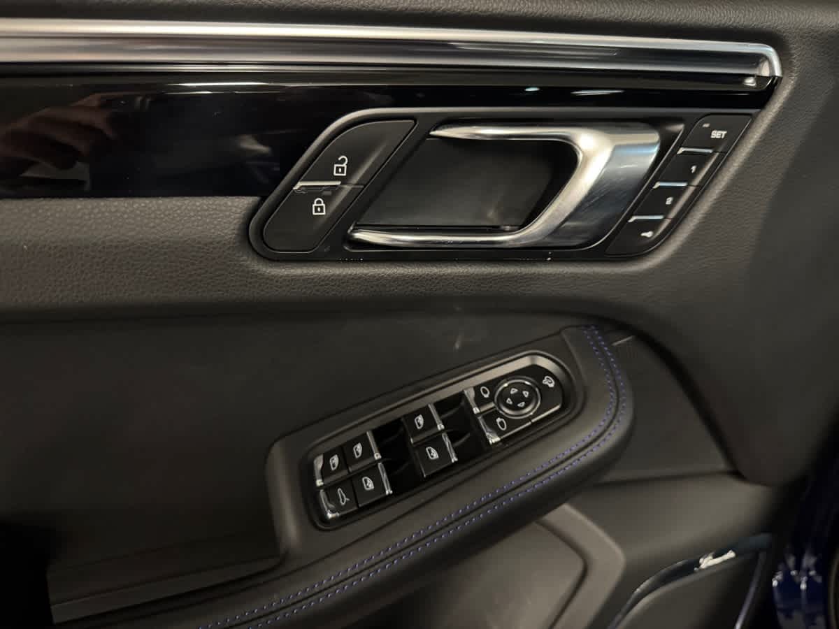 new 2025 Porsche Macan car