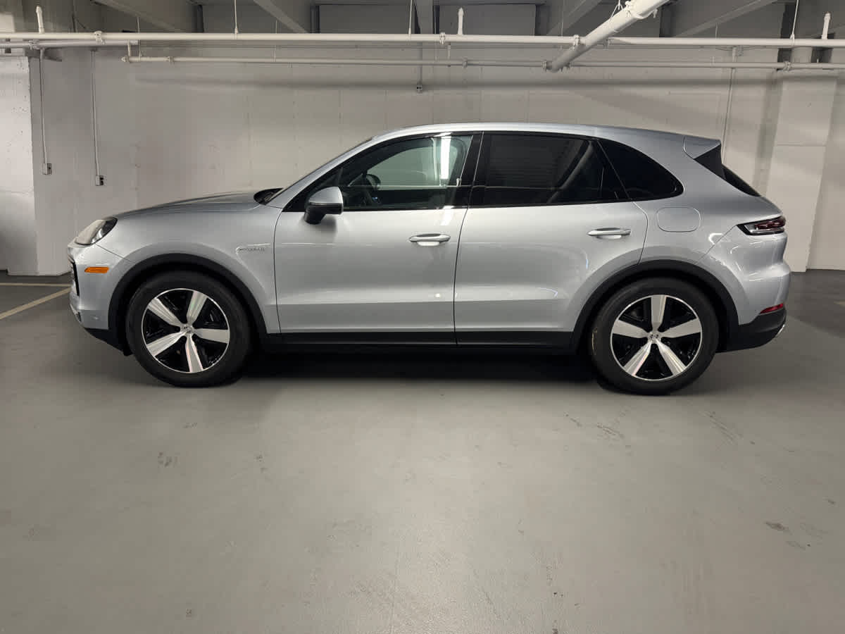 new 2025 Porsche Cayenne car