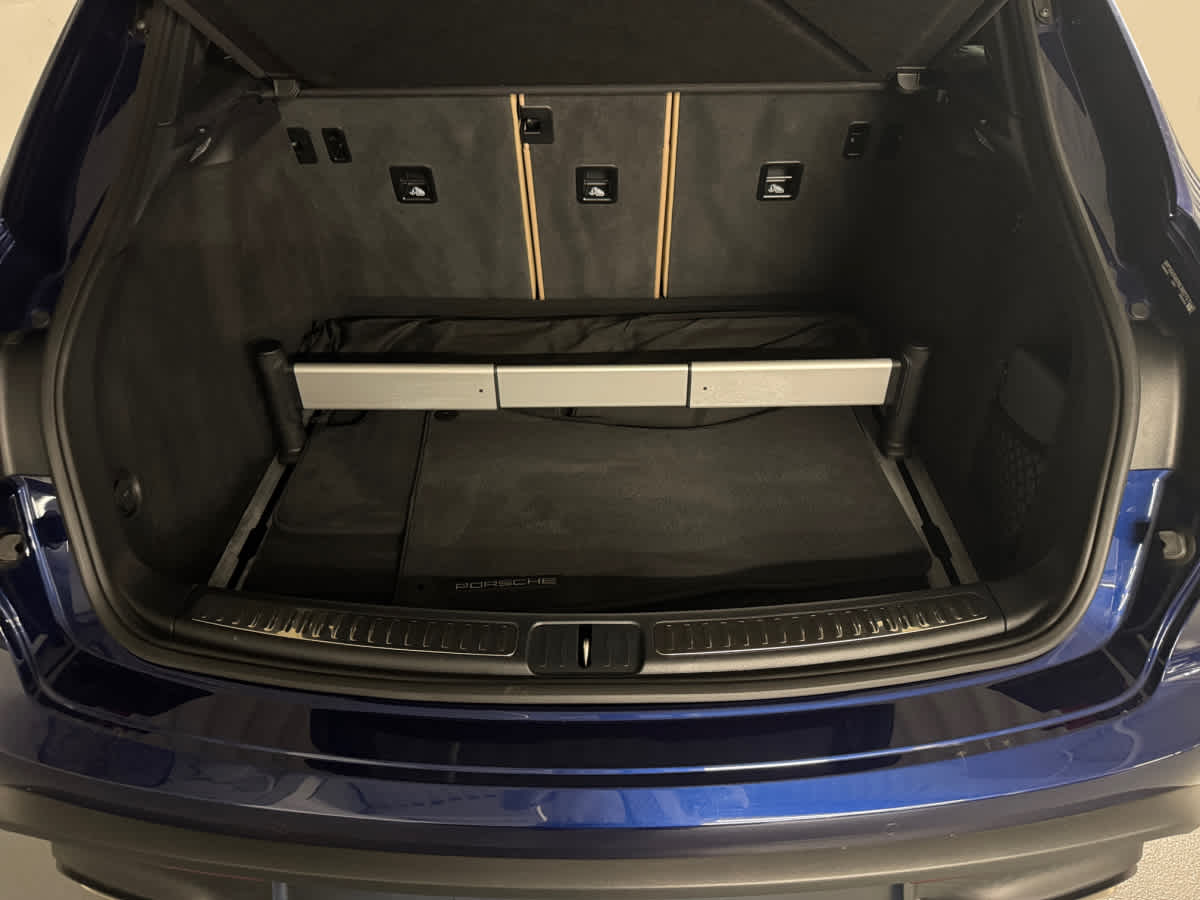 new 2025 Porsche Macan car