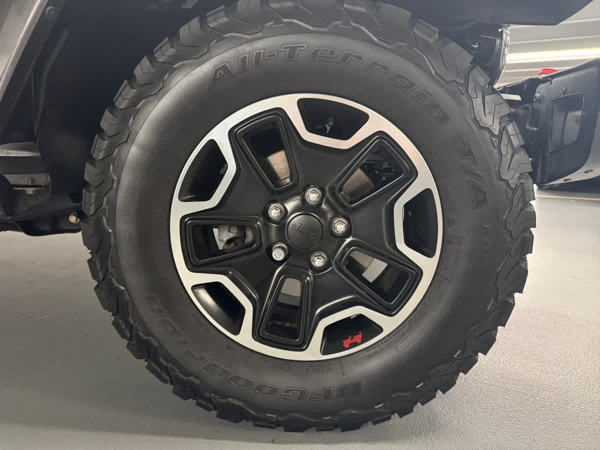 used 2014 Jeep Wrangler Unlimited car, priced at $20,497
